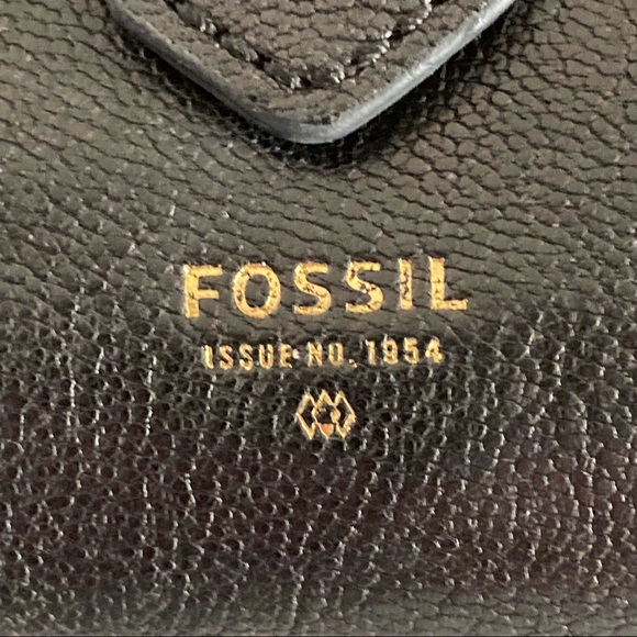Mini Fossil Wristlet - Picture 5 of 5
